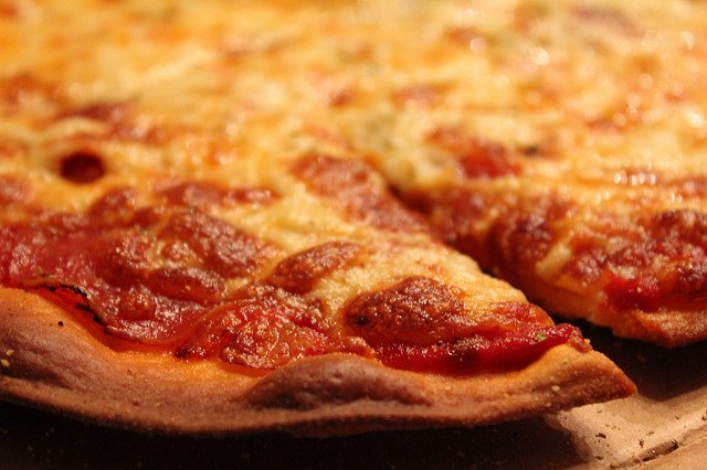 Delicious cheese pizza.
