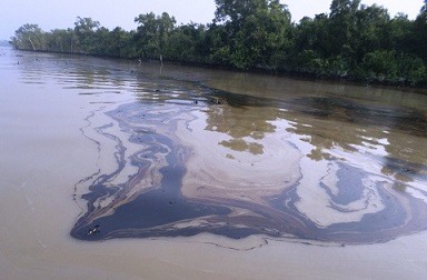 Picture of an oil spill